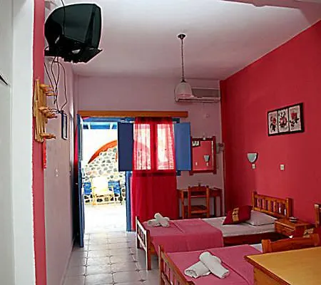 Aparthotel & Joanna Perissa (Santorini)