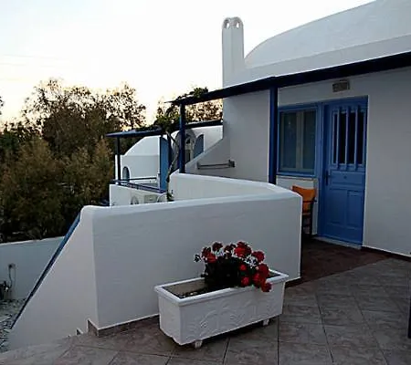 & Joanna Perissa (Santorini)