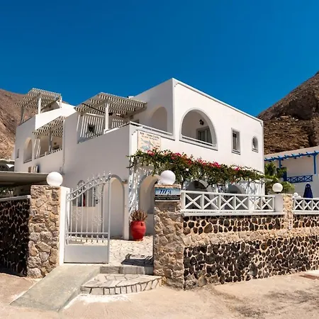 & Joanna Perissa (Santorini)