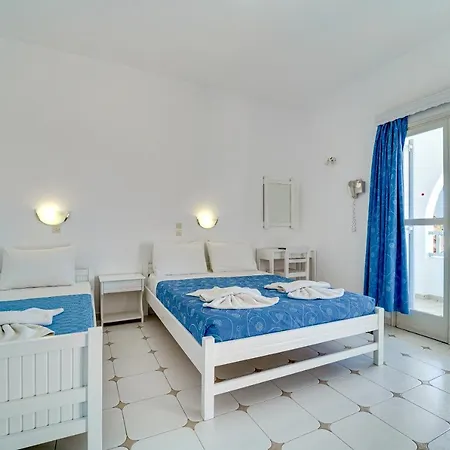 & Joanna Aparthotel Perissa (Santorini)