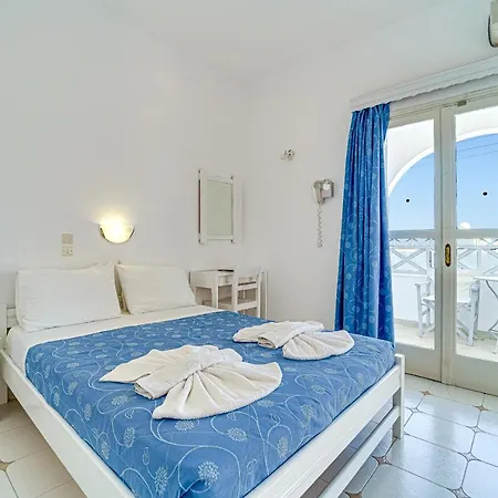 & Joanna 3* Perissa (Santorini)