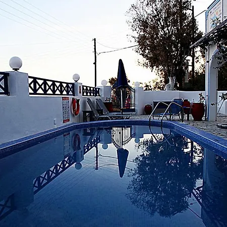 & Joanna 3* Perissa (Santorini)