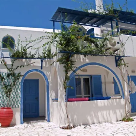 & Joanna Perissa (Santorini)