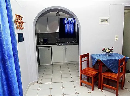 Aparthotel & Joanna Perissa (Santorini)