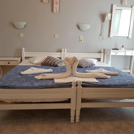& Joanna 3* Perissa (Santorini)